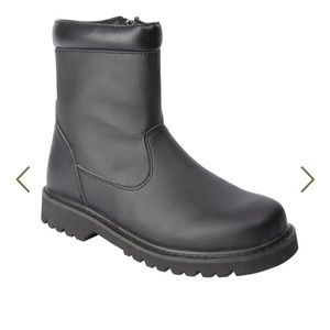 New Denver Hayes black low boots. New without tags